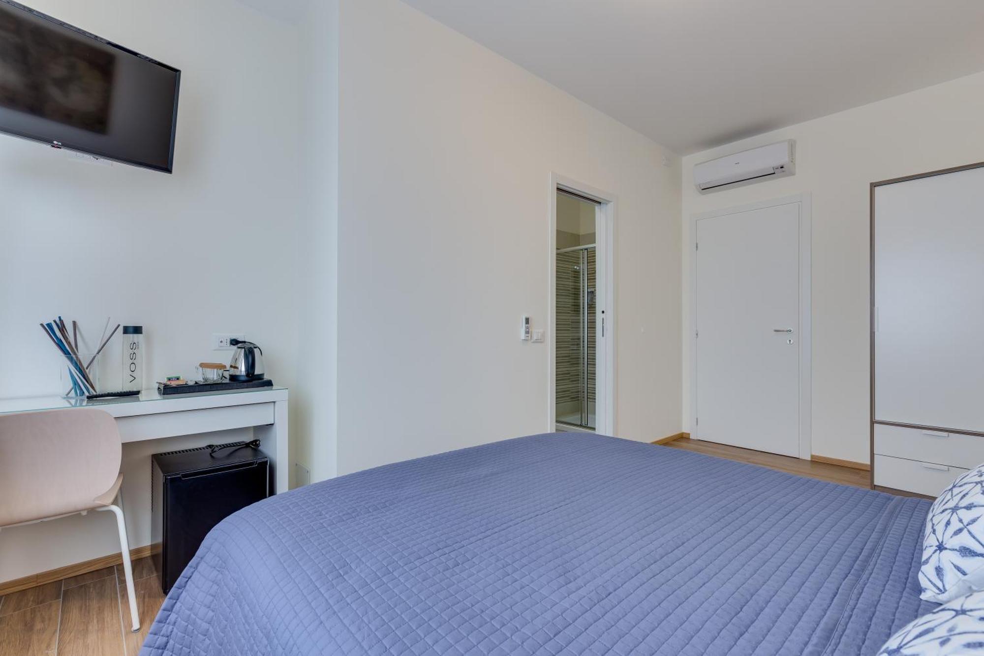 Rooms Vidar Train Station Венеция Экстерьер фото
