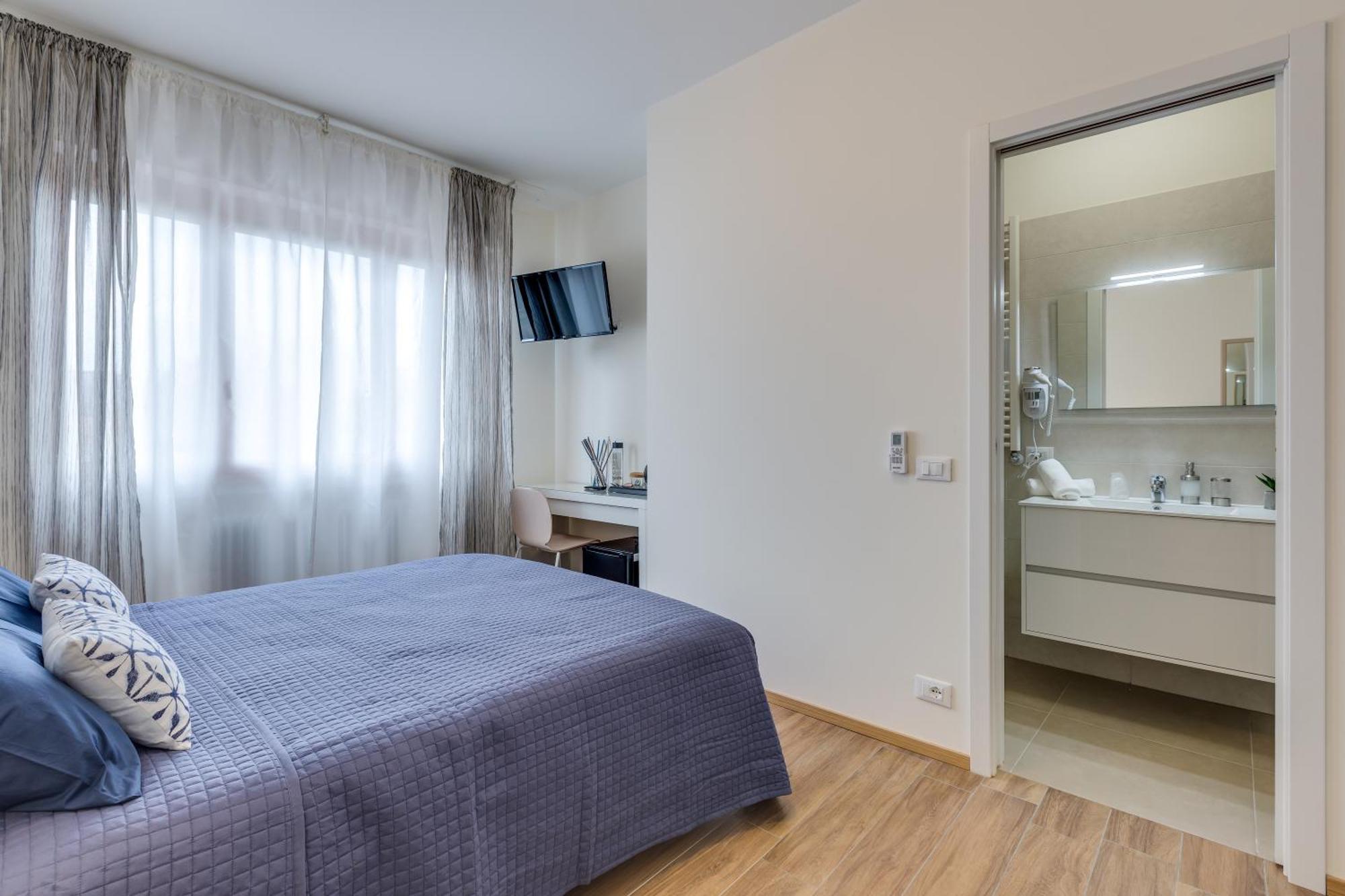 Rooms Vidar Train Station Венеция Экстерьер фото